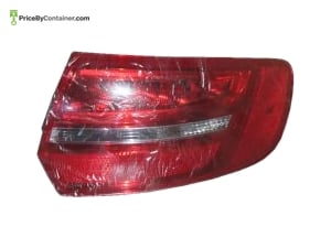 AUDI / VOLKSWAGEN 8P4945096E — AUDI GENUINE TAIL LIGHT 8P4945096E