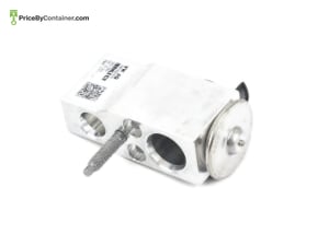 AUDI / VOLKSWAGEN 8W0820679 — AUDI / VOLKSWAGEN GENUINE VALVE 8W0820679